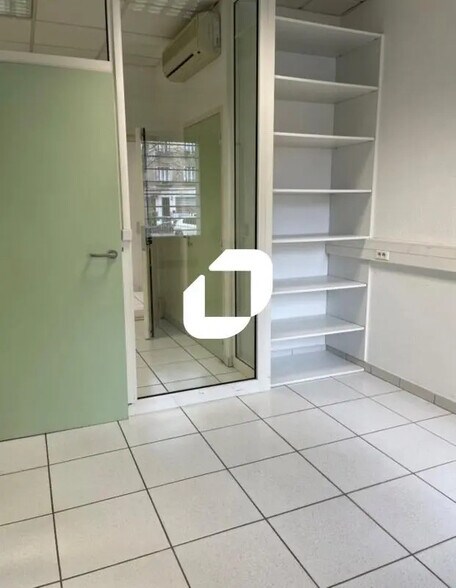 Bureau dans Grenoble à louer - Photo de l’immeuble – Image 3 sur 8