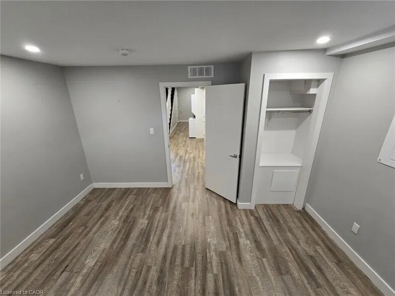 102 Wellington N, #1 St, Hamilton, ON à louer - Photo de l’immeuble – Image 2 sur 7