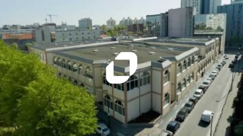 Local d’activités dans Aubervilliers à louer - Photo de l’immeuble – Image 2 sur 11