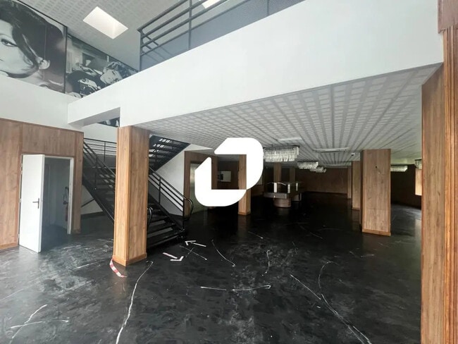 Plus de détails pour Local commercial à louer