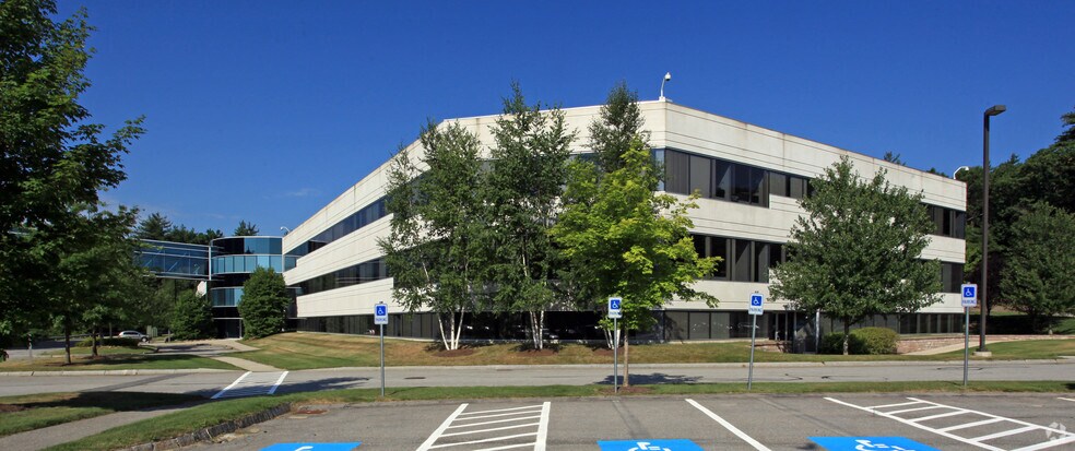 176 Middlesex Tpke, Bedford, MA à vendre - Photo de l’immeuble – Image 2 sur 10