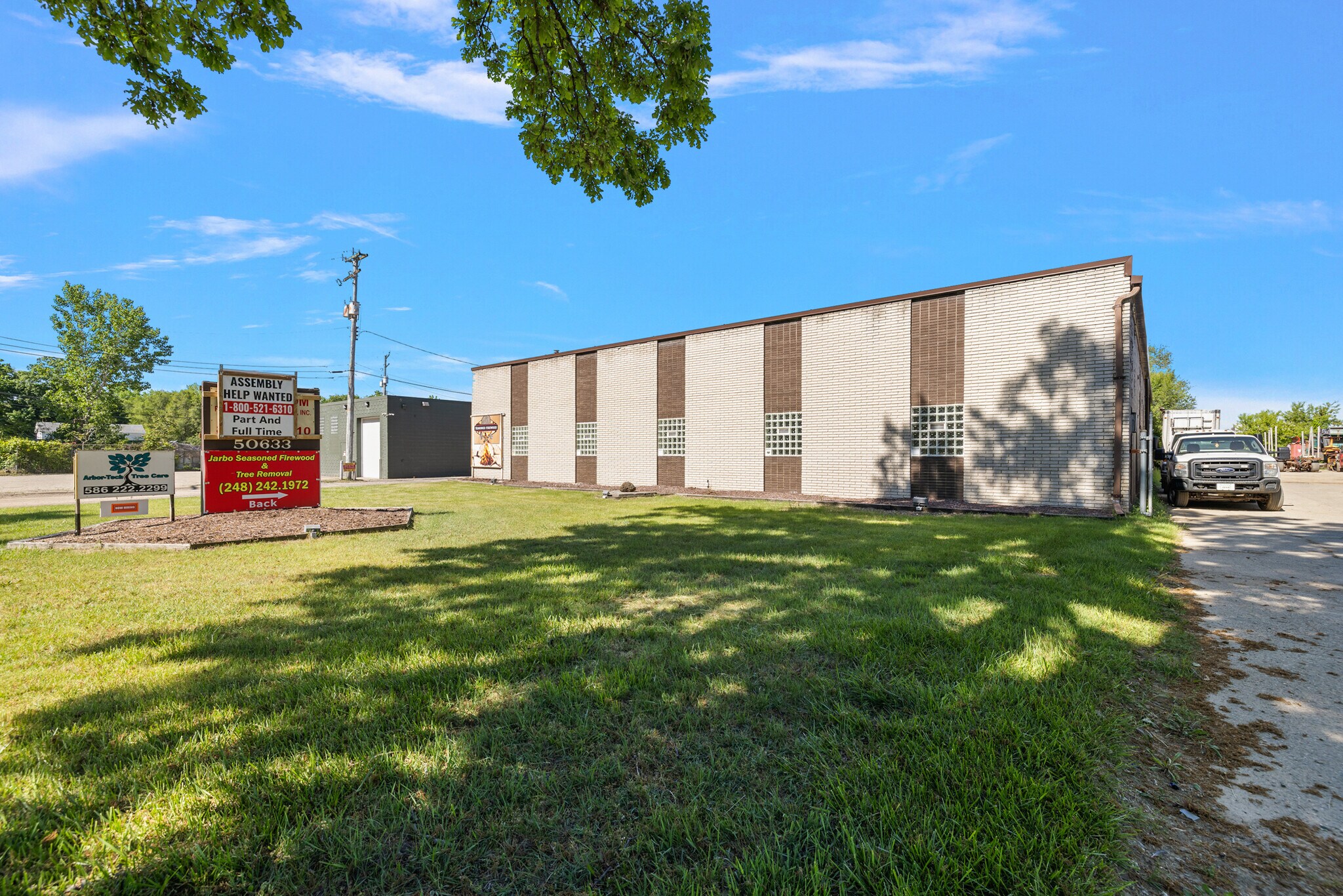 50633 Ryan Rd, Shelby Township, MI à vendre Photo de l’immeuble– Image 1 sur 8