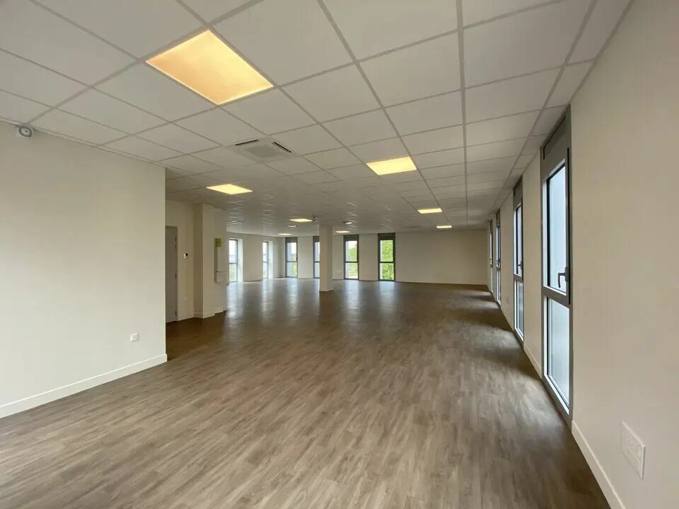 Bureau dans Bretteville-sur-Odon à louer Photo de l’immeuble– Image 1 sur 9