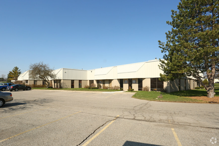 802-864 Phoenix Dr, Ann Arbor, MI à louer - Photo de l’immeuble – Image 2 sur 14