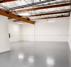 20371 Prairie St, Chatsworth, CA à louer Photo intérieure– Image 2 sur 2