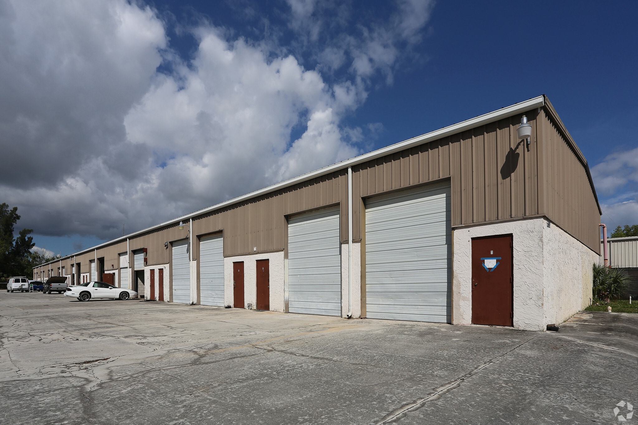 5307 East Ave, Mangonia Park, FL à louer Photo principale– Image 1 sur 7