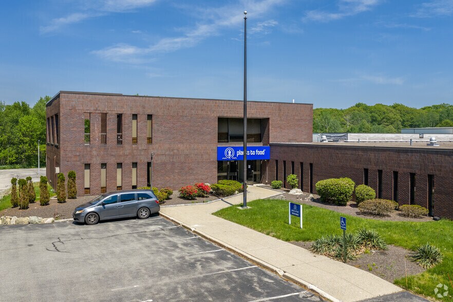 15 Wellington Rd, Lincoln, RI à louer - Photo de l’immeuble – Image 2 sur 4
