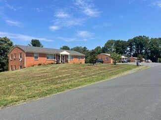 Plus de détails pour 193 Cedar Cove Ln, Spout Spring, VA - Logement à vendre