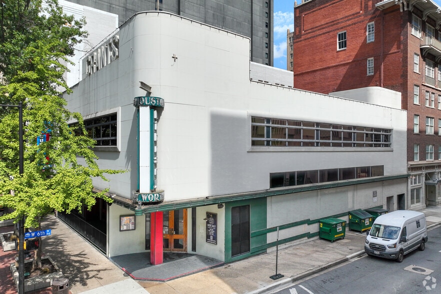 611 Houston St, Fort Worth, TX à vendre - Photo de l’immeuble – Image 1 sur 24