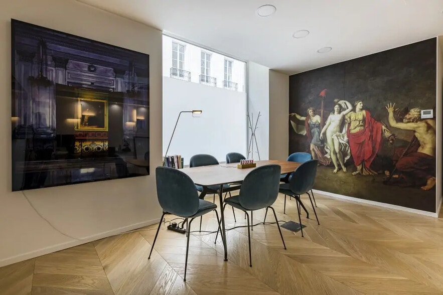 5 Rue De Bourgogne, Paris à vendre - Photo de l’immeuble – Image 3 sur 9