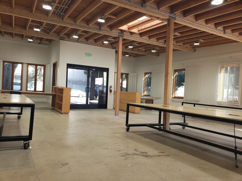 3020 Whittier Blvd, Los Angeles, CA à louer - Photo de l’immeuble – Image 3 sur 9