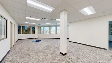 225 W Hospitality Ln, San Bernardino, CA à louer Numérisation 3D Matterport– Image 1 sur 5