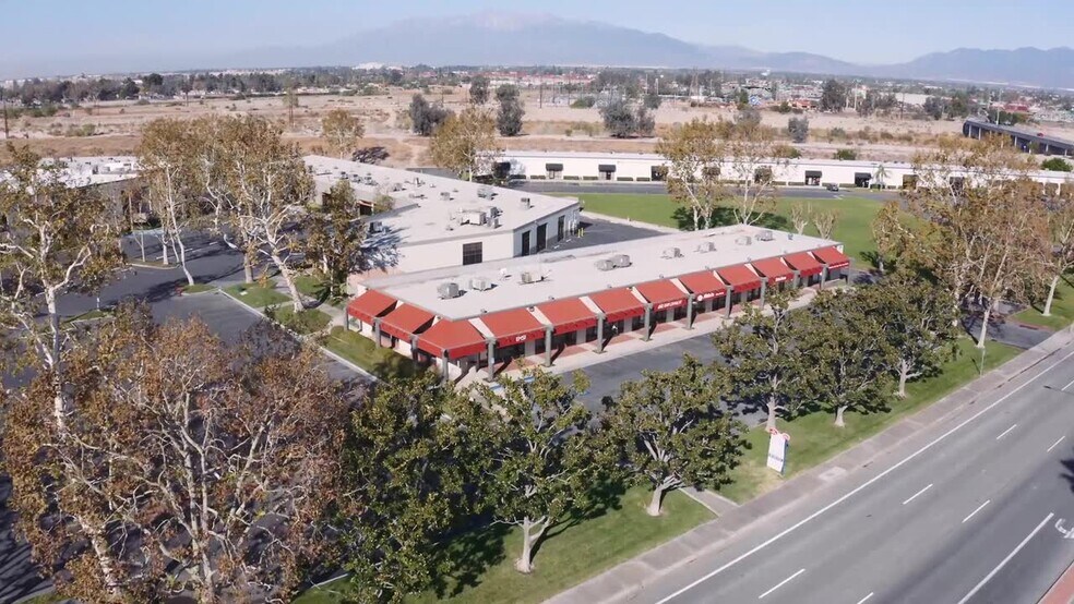 1001-1007 E Cooley Dr, Colton, CA à louer - Vidéo sur l’annonce professionnelle – Image 2 sur 10