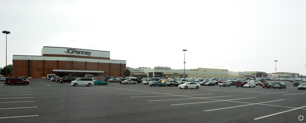 17301 Valley Mall Rd, Hagerstown, MD à louer - Photo de l’immeuble – Image 2 sur 12
