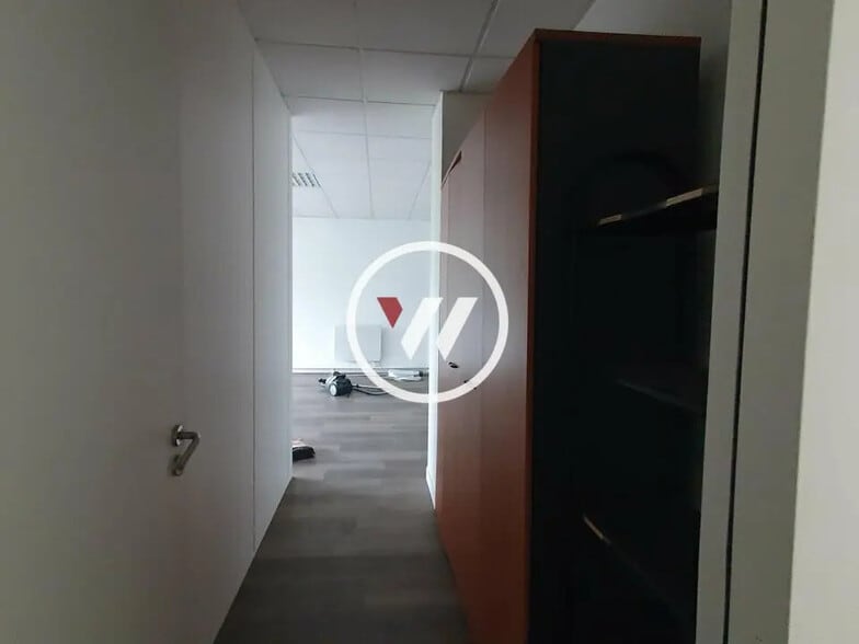 Bureau dans Tremblay-en-France à louer - Photo de l’immeuble – Image 3 sur 3