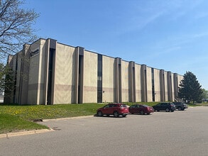 3140 Neil Armstrong Blvd, Eagan, MN à louer Photo de l’immeuble– Image 1 sur 1