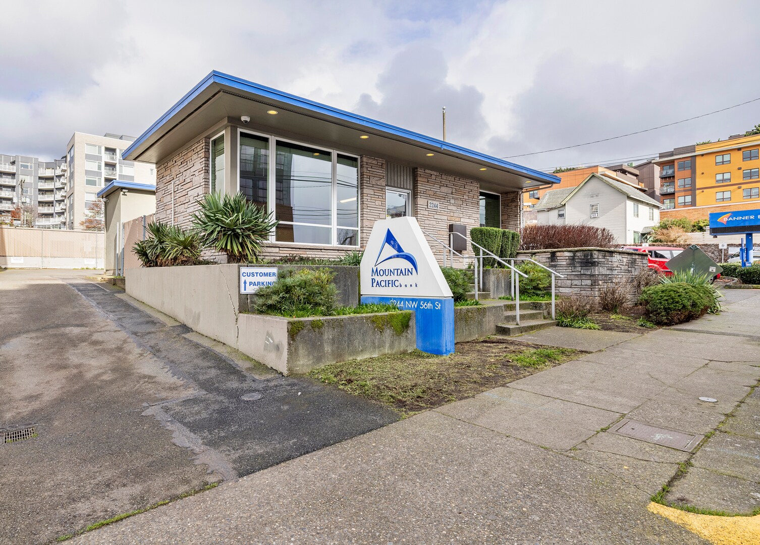 2244 NW 56th St, Seattle, WA à louer Photo principale– Image 1 sur 4