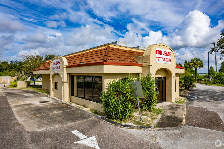 1855 E Memorial Blvd, Lakeland, FL à louer - Photo de l’immeuble – Image 1 sur 18