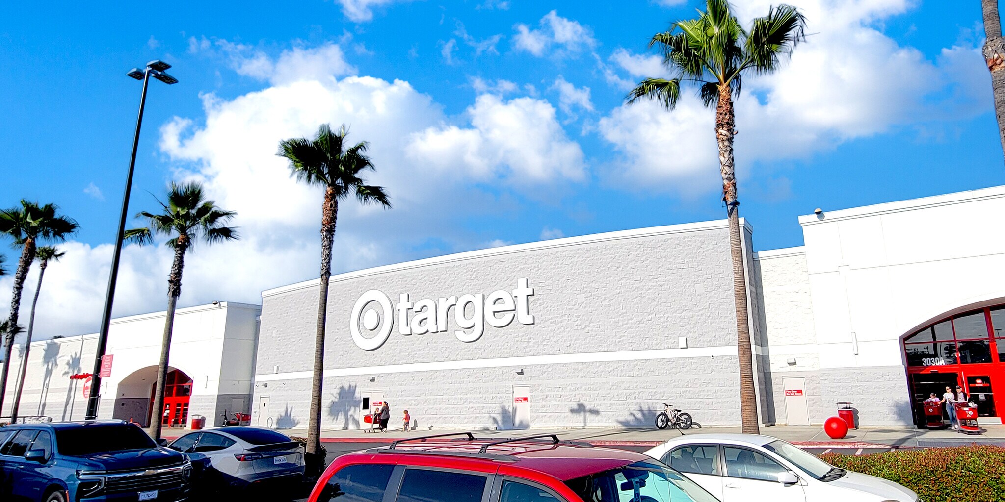 3010-3030 Harbor Blvd, Costa Mesa, CA à louer Photo principale– Image 1 sur 12