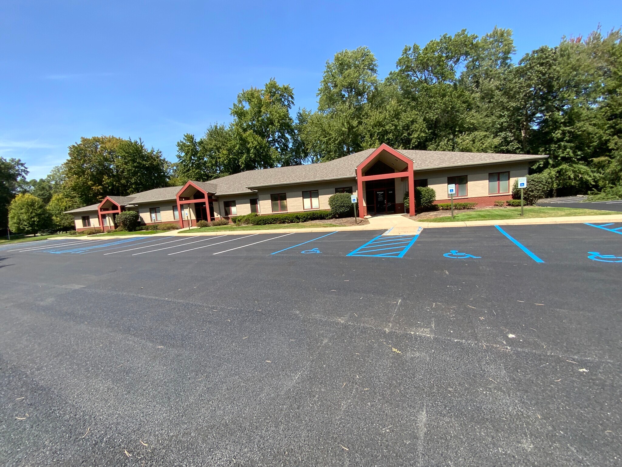 3436-3500 Granite Cir, Toledo, OH à vendre Photo de l’immeuble– Image 1 sur 21