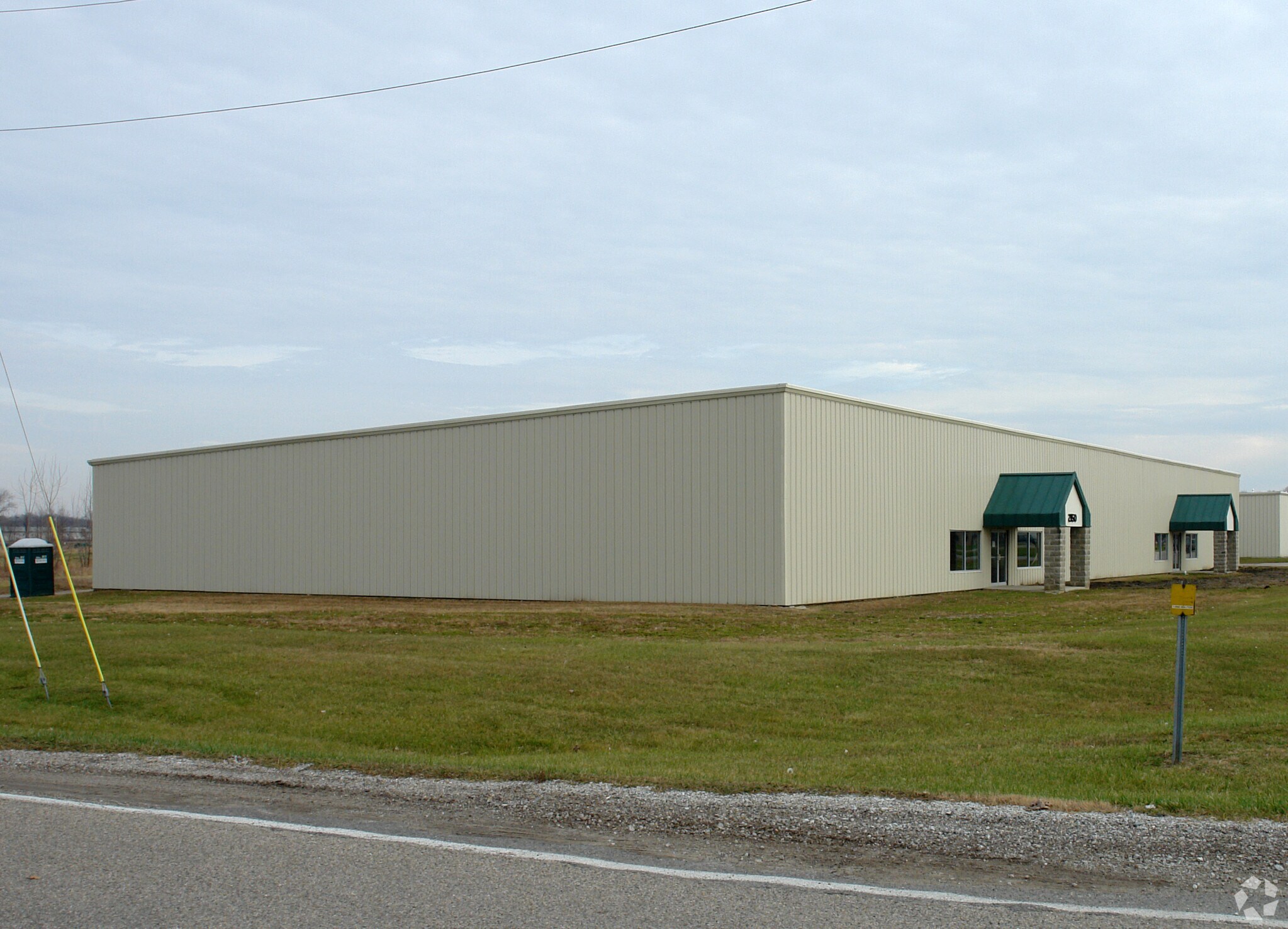 2112 Jim Neu Dr, Plymouth, IN à louer Photo principale– Image 1 sur 4