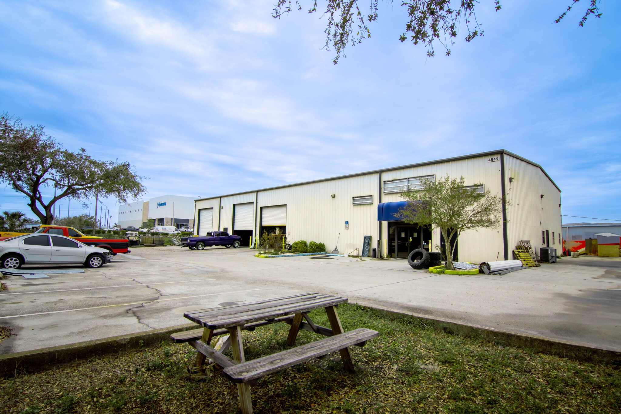 4545 N 118th Ave, Clearwater, FL à louer Photo de l’immeuble– Image 1 sur 8