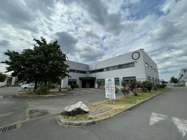 Bureau dans Ivry-sur-Seine à louer - Photo de l’immeuble – Image 3 sur 3
