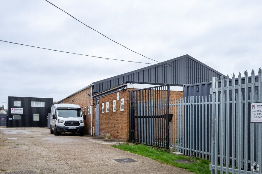27 Brindley Rd, Coventry à louer - Photo principale – Image 1 sur 2