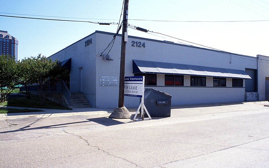 2124 Farrington St, Dallas, TX à louer - Photo de l’immeuble – Image 2 sur 4