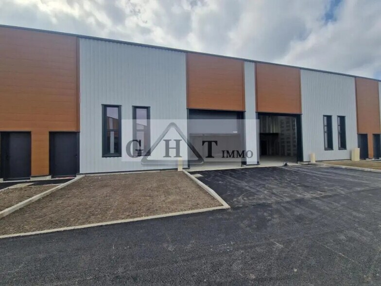 Industriel/Logistique dans Stains à louer - Photo de l’immeuble – Image 2 sur 5