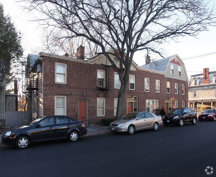 83 Green St, Kingston, NY à vendre - Photo de l’immeuble – Image 2 sur 23