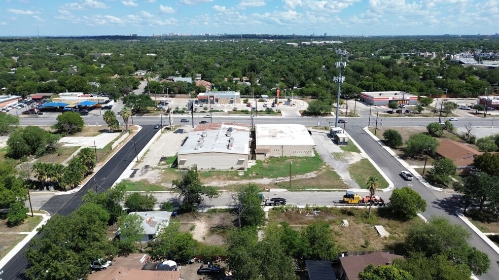 3570-3580 Culebra Road portefeuille de 2 biens à vendre sur LoopNet.fr - Aérien – Image 2 sur 8