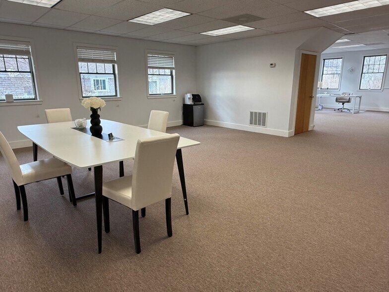 178-180 Teaticket Hwy, East Falmouth, MA à louer - Photo de l’immeuble – Image 2 sur 10