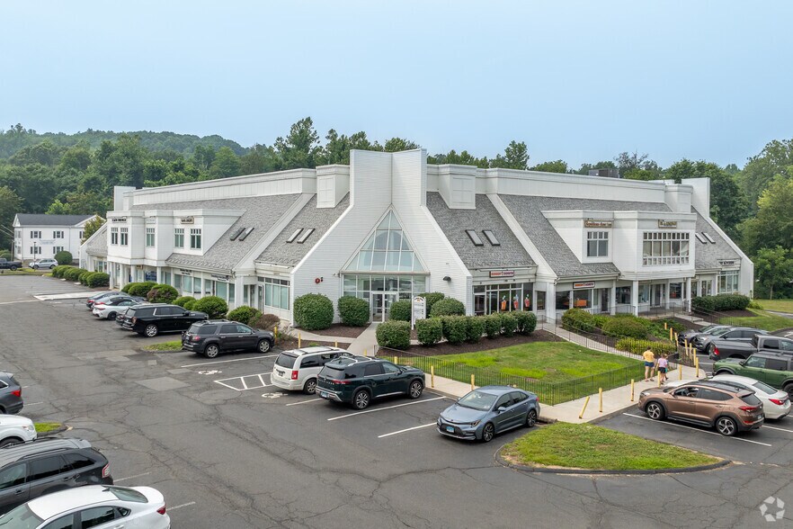 77 Main St N, Southbury, CT à vendre - Photo principale – Image 1 sur 18