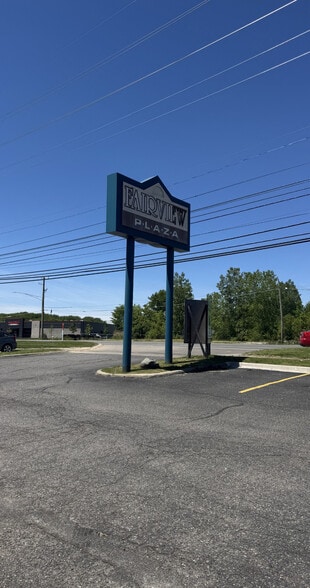 46420-46590 Gratiot Ave, Chesterfield, MI à louer - Photo de l’immeuble – Image 2 sur 4