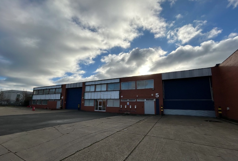 Skyport Industrial Estate, West Drayton à louer Photo de l’immeuble– Image 1 sur 2