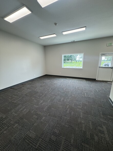 1203 W Alto Rd, Kokomo, IN à louer - Hall d’entrée – Image 2 sur 5