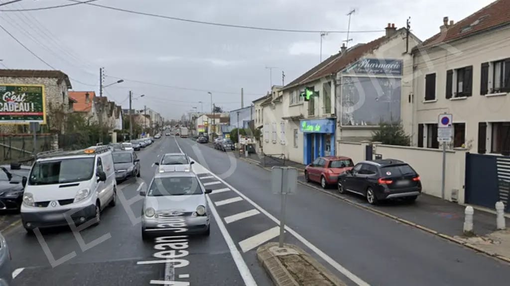 Local commercial dans Dammarie-les-Lys à vendre Photo de l’immeuble– Image 1 sur 4