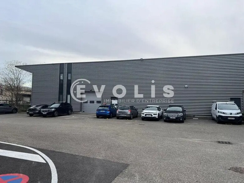 2 Rue Roger Planchon, Vénissieux à vendre - Photo de l’immeuble – Image 3 sur 14
