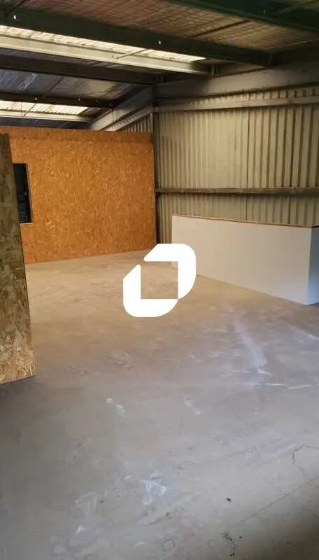 Plus de détails pour Local d’activités à vendre
