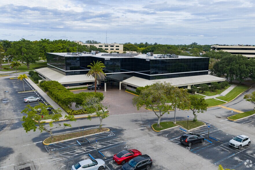 9980 Central Park Blvd N, Boca Raton, FL à louer - Photo de l’immeuble – Image 3 sur 5