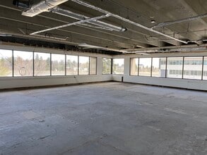 1011 Glenmore Trl SW, Calgary, AB à louer Autre– Image 1 sur 1