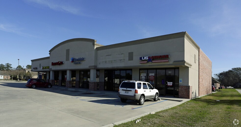 1602 S Burnside Ave, Gonzales, LA à louer - Photo principale – Image 1 sur 9