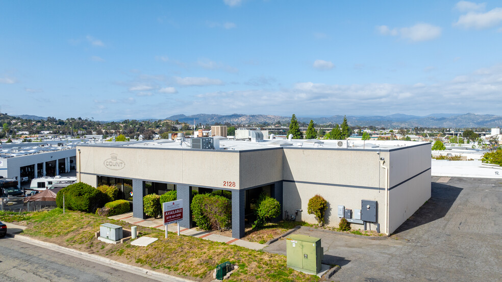 2128 Auto Park Way, Escondido, CA à vendre - Photo de l’immeuble – Image 3 sur 5