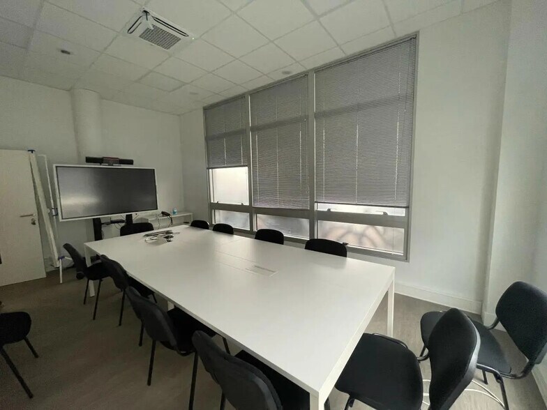 Bureau dans Saint-Ouen-sur-Seine à louer - Photo intérieure – Image 1 sur 12