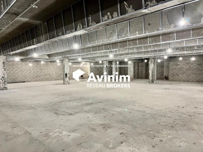 Plus de détails pour Local commercial à louer