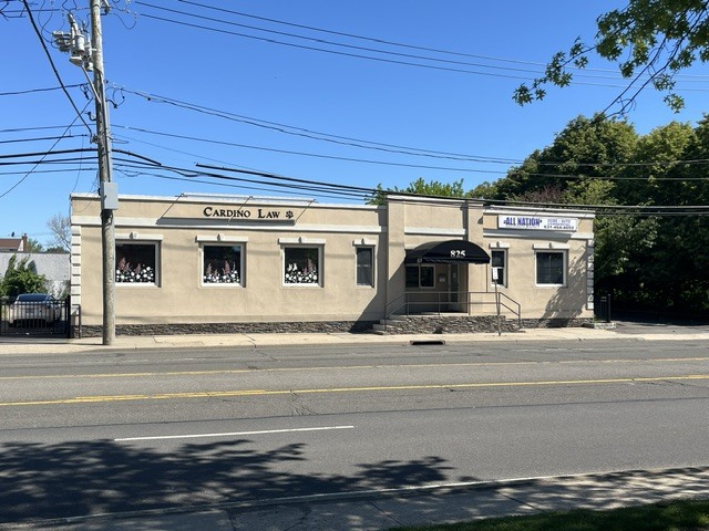 825 Montauk Hwy, Copiague, NY à louer Photo de l’immeuble– Image 1 sur 1