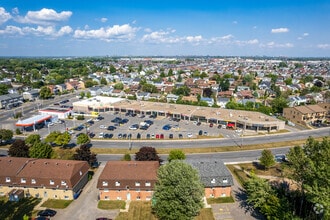 239-245 Boul Samson, Laval, QC - Vue aérienne vue de carte