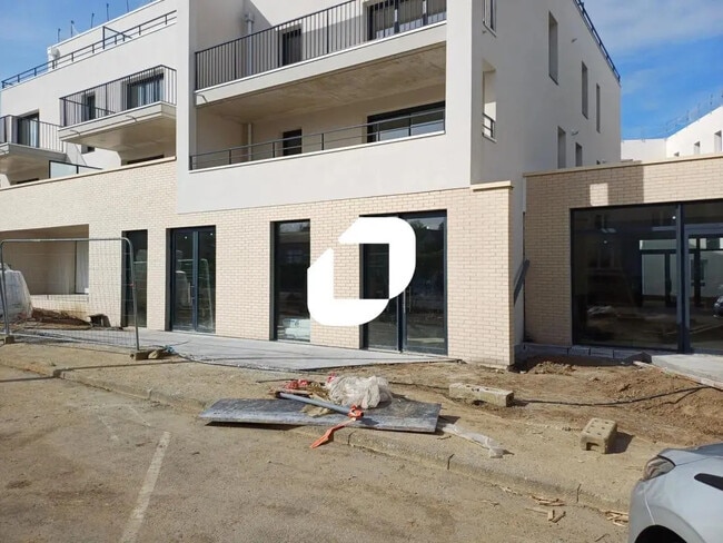 Plus de détails pour Local commercial à vendre