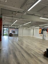 1139-1141 Jericho Tpke, Commack, NY à louer Photo intérieure– Image 2 sur 6